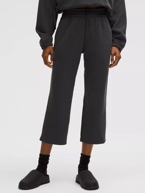 Lululemon Softstreme High-Rise Straight-Leg Cropped Pant - Size 14